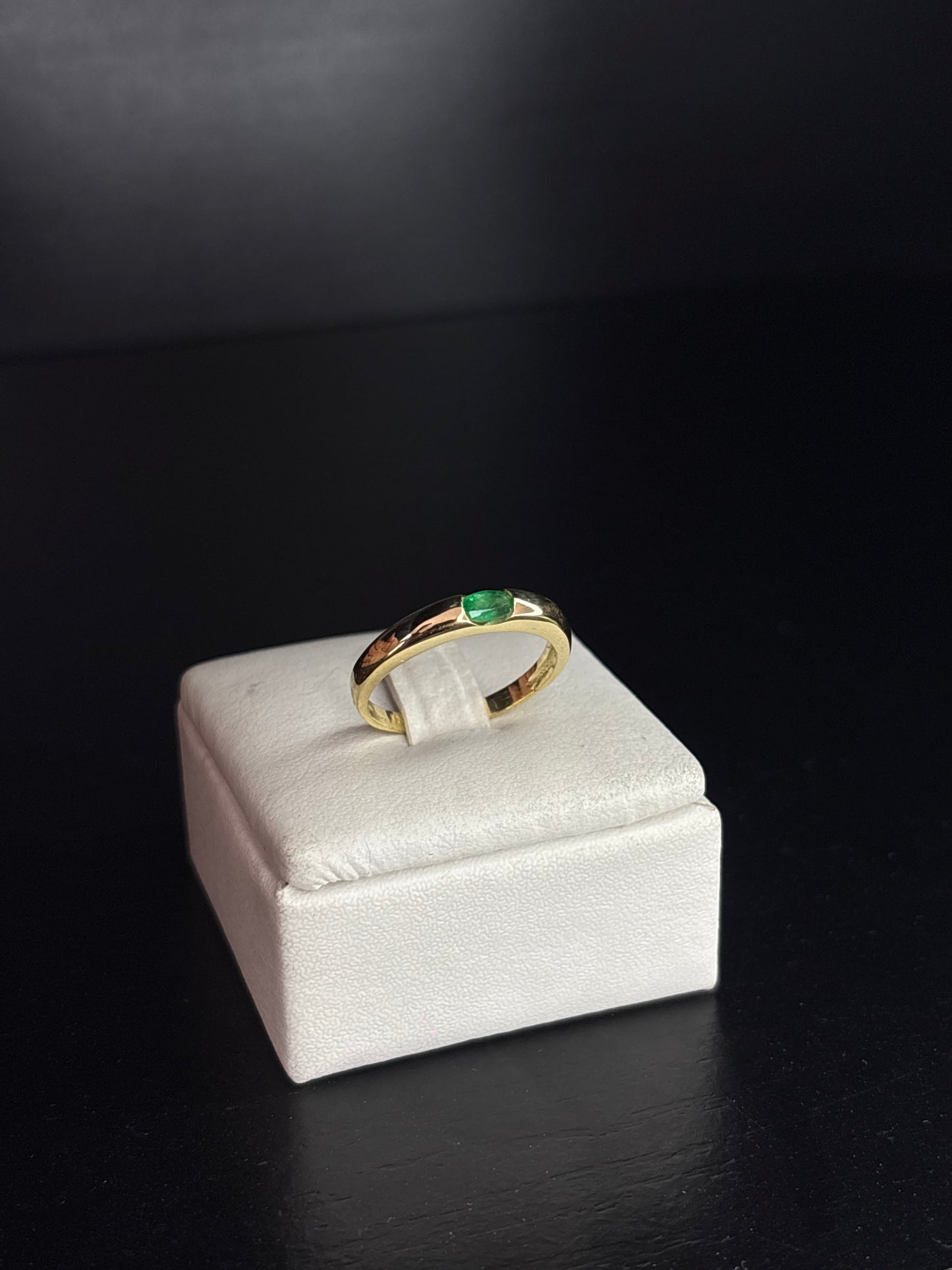 Anillo Cartier Oro y Esmeralda
