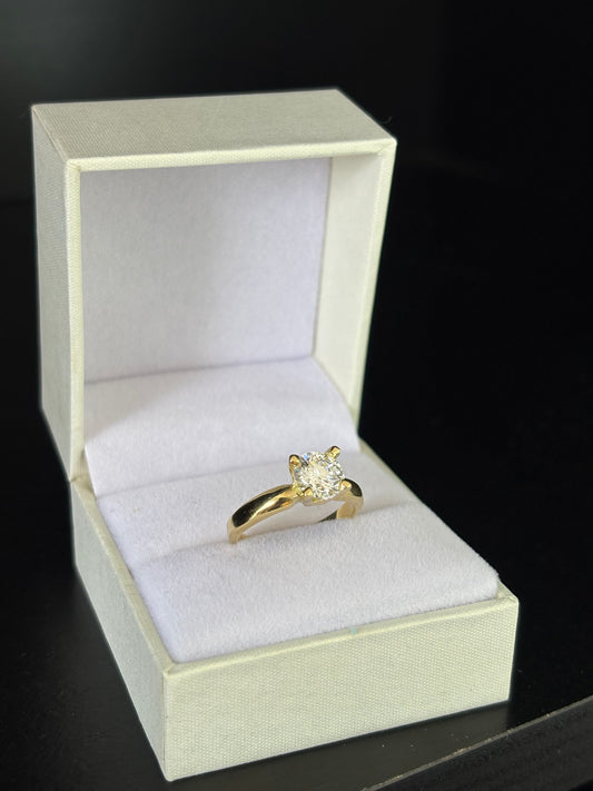 Cintillo 18k y Diamante