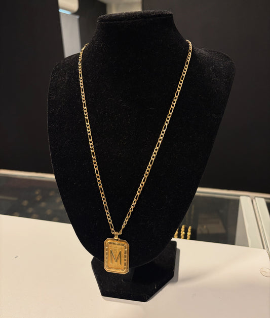 Medalla y cadena Hexa Enchapada