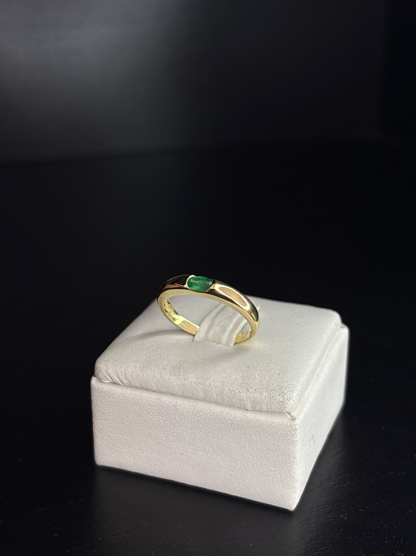 Anillo Cartier Oro y Esmeralda