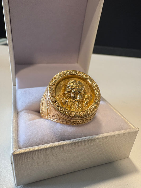 Anillo Jesús labrado plata enchapado en oro